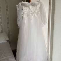 Свадебное платье, размер S, в Санкт-Петербурге