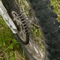 Продам заднюю покрышку на эндуро, лысая. Цена:1200₽, в Челябинске