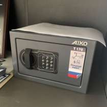 Сейф, в Москве