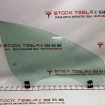 З/ч Тесла. Стекло двери передней правой в сборе с кронштейна, в Москве