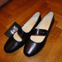Продаю новые кожаные черные туфли р. 38,5-39, в Москве