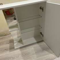 Продам полку в ванную с зеркалом, в Чите