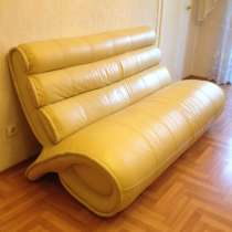 Продам набор кожаной мебели желтого цвета, состоящую из дива, в Ростове-на-Дону