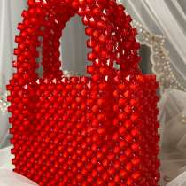 Сумочка из красных акриловых бусин, полностью ручная работа, в Пятигорске