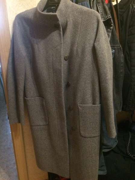Продам осеннее пальто 42 размера в Хабаровске