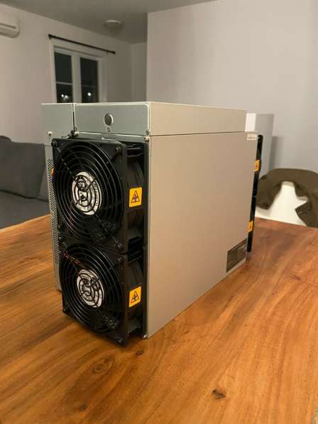 Bitmain Antminer S19j pro 104TH в Москве фото 3