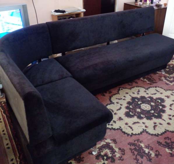 Продам кухонный угловой диван б. у