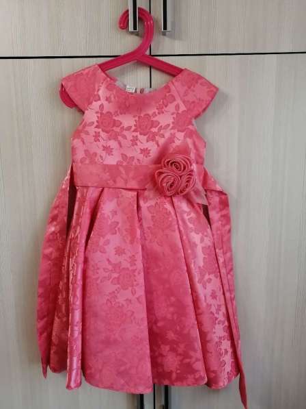 Продам детские платья в Сысерти