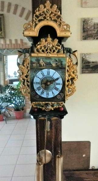 Настеные Фриские часы с боем 50 см
