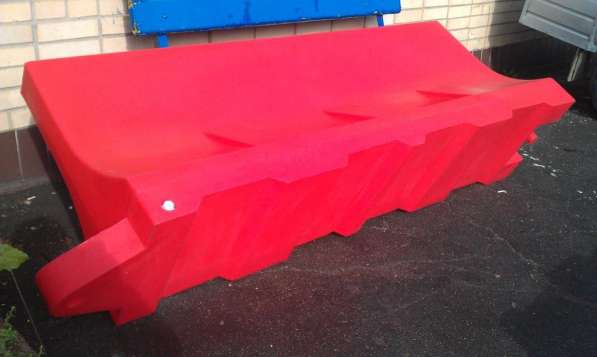 Вывоз боя(лом дорожных водоналивных блоков, барьеров)