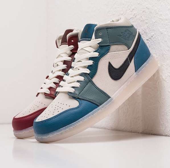 Кроссовки Nike Air Jordan 1