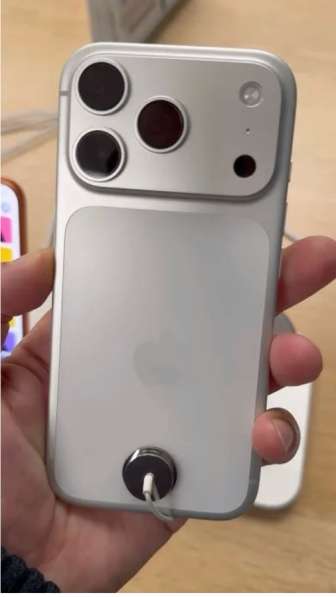 Нашел айфон 17 pro отдам владельцу