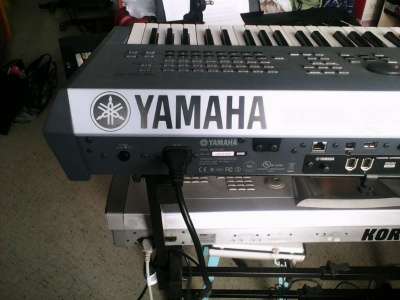 Рабочую Станцию "Yamaha MOTIF SX 6