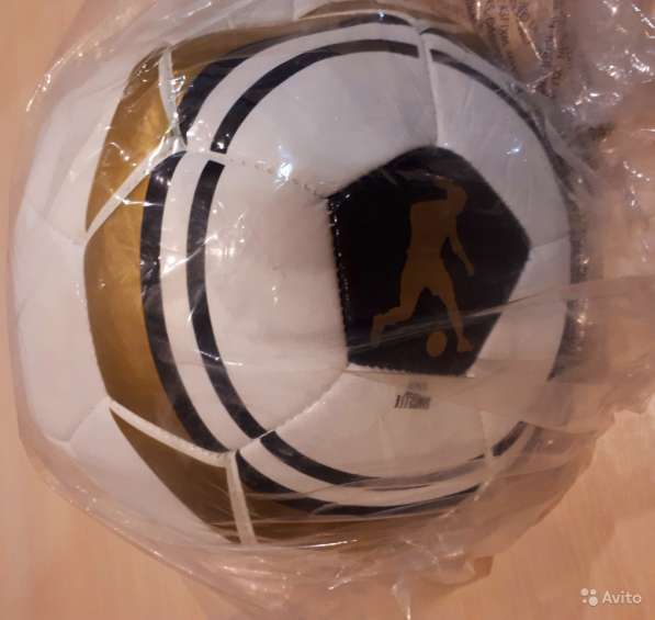 Футбольный мяч новый в упаковке
