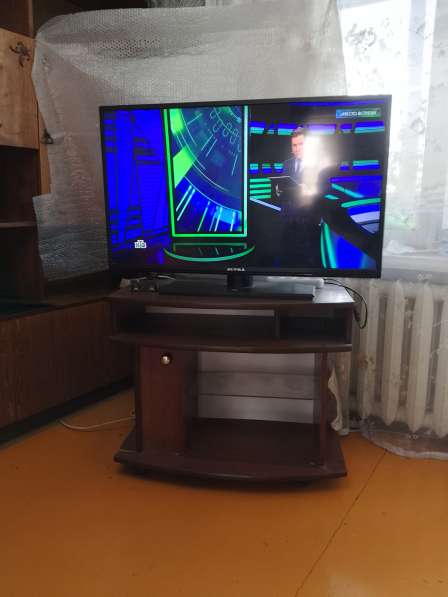 ПРОДАЮ ТЕЛЕВИЗОР С ТУМБОЧКОЙ в Бузулуке