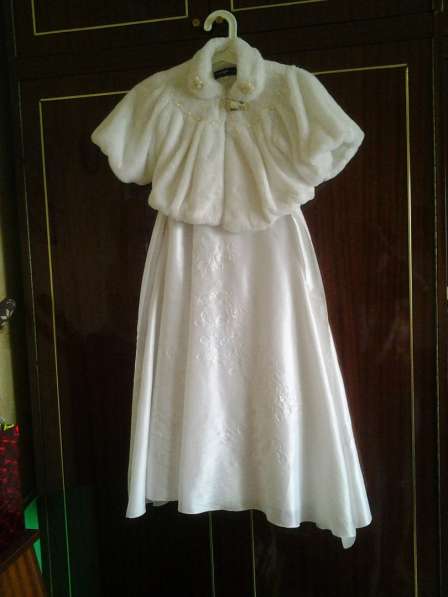 Белое платье + накидка в Снежинске фото 6