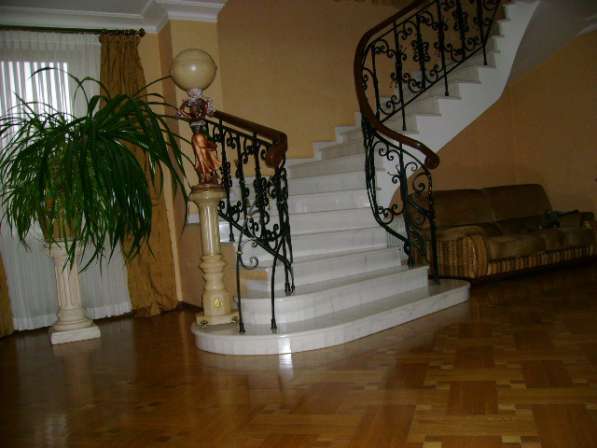 Свой дом 500 квадратных метров в Одессе на Тенистой улице