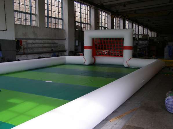 Надувной водный аттракцион Скользкий футбол (новый) в Симферополе фото 3