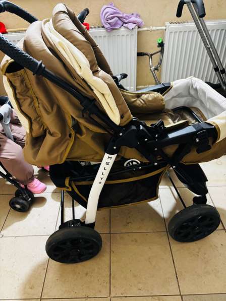 Коляска Melly