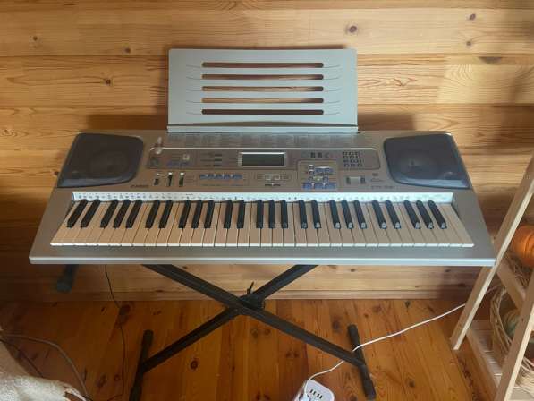 Продам синтезатор