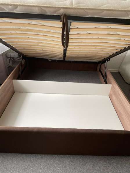 Двуспальная кровать в Коркино