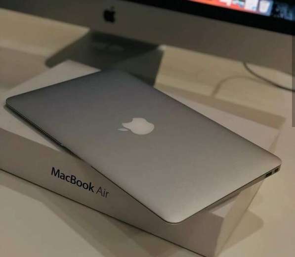 Apple MacBook Air 11 inch early 2015