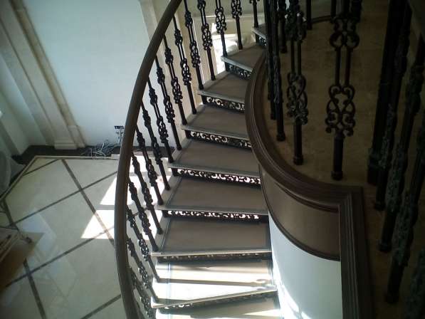 Лестницы из натурального камня мрамора и гранита в Бронницах фото 13