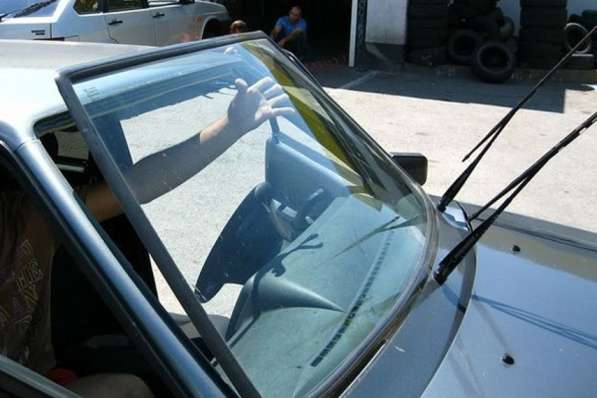 Ремонт и замена автомобильных стекол в Саратове
