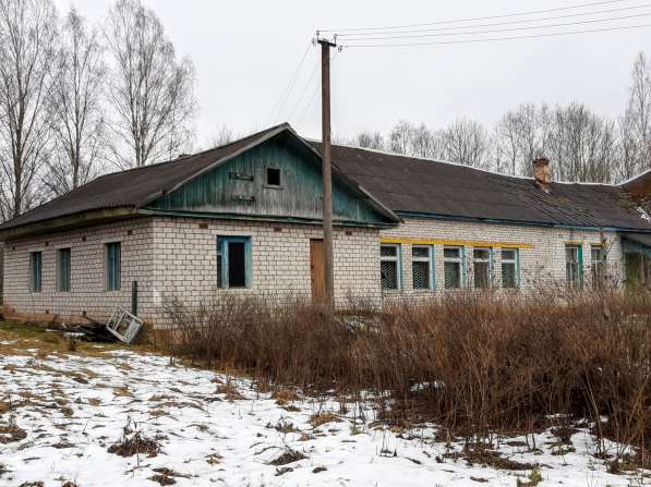 Здание с жилыми помещениями в селе Покровское, 1 Га. земли в Пскове фото 13
