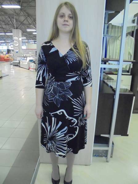 Платье НОВОЕ, черное с принтом, р.44-50 в Москве фото 4