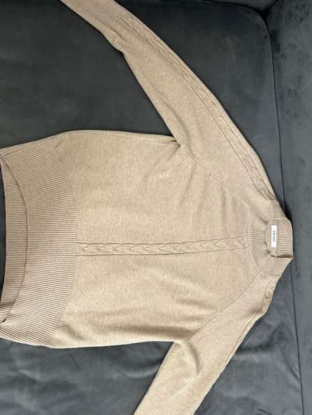 Свитер женский