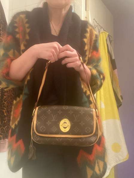 Louis Vuitton сумка кожаная в фото 4