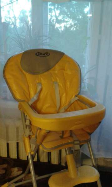 Детский стульчик для кормления ярко-желтого цвета в Санкт-Петербурге фото 3