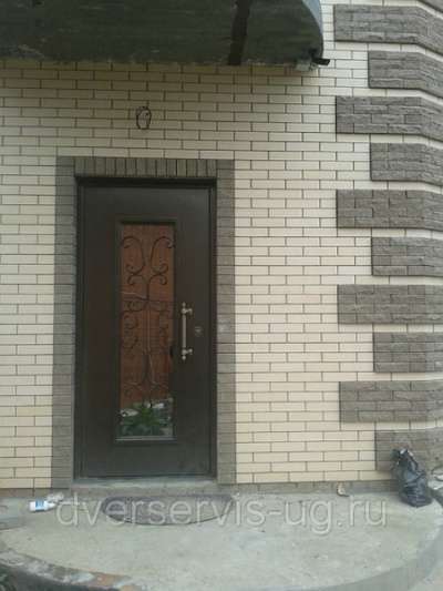 Стальные двери со стеклом и ковкой в Комсомольске-на-Амуре фото 9