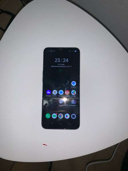 Телефон realme 6