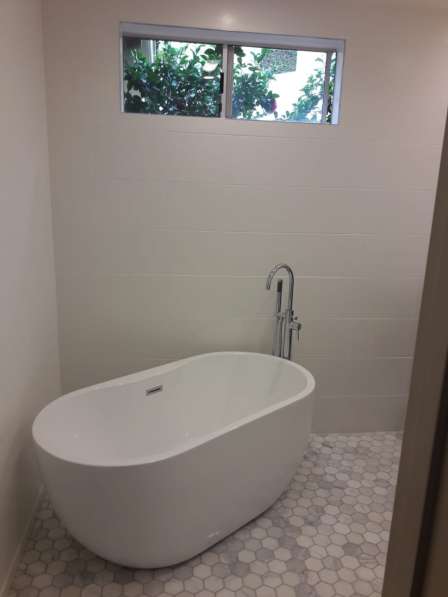 Капитальный ремонт ванных комнат, укладка плитки в фото 4