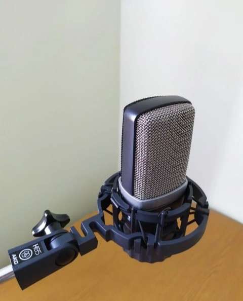 Студийный микрофон AKG C214 в Твери фото 3