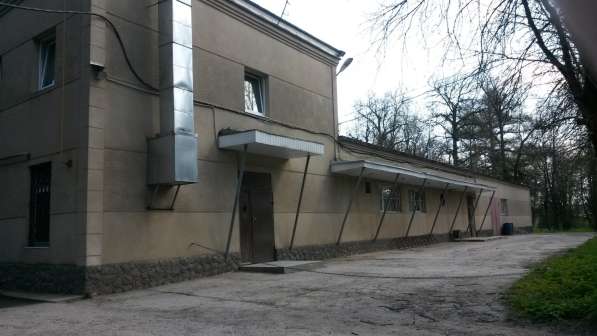 здание завода в Боровске в Обнинске