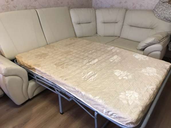 Продам диван из натуральной кожи в Оренбурге