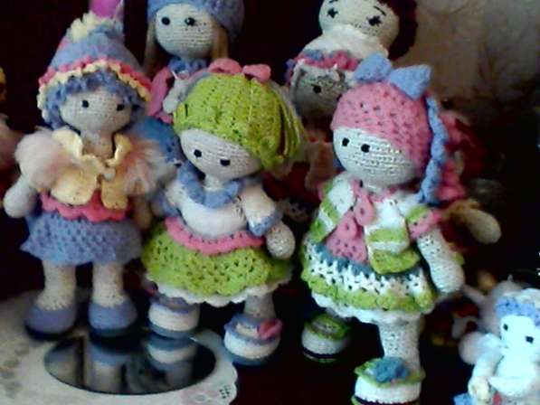 Вязаные игрушки кукла в фото 11