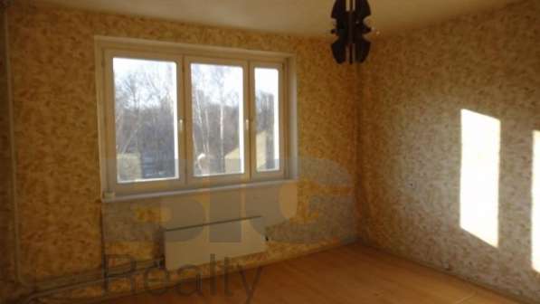 Продам однокомнатную квартиру в Москве. Этаж 4. Дом панельный. Есть балкон.