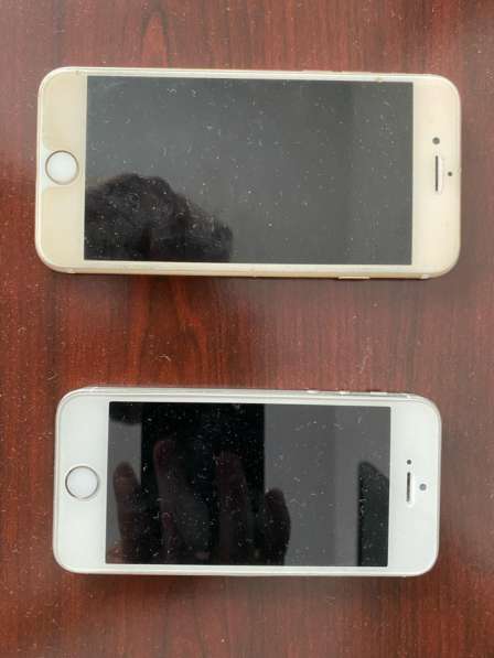 Продам два айфона 5S и 7S Gold на 32 Gb в Москве фото 3