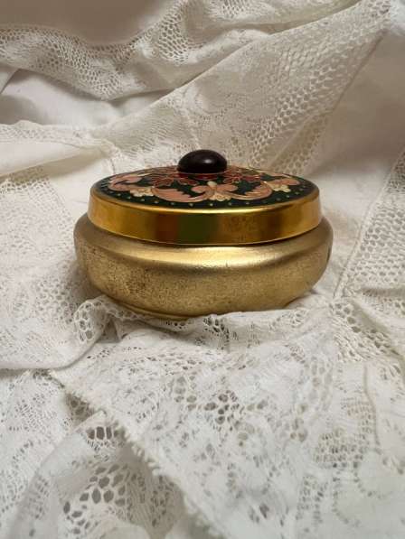 Шкатулка пудреница СССР в Москве