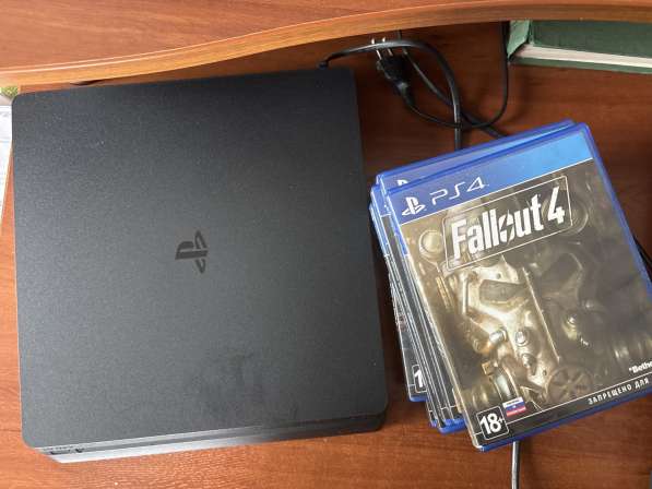 PS4 + набор игр