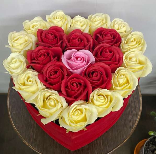 Подарочный набор мыльных роз в Екатеринбурге