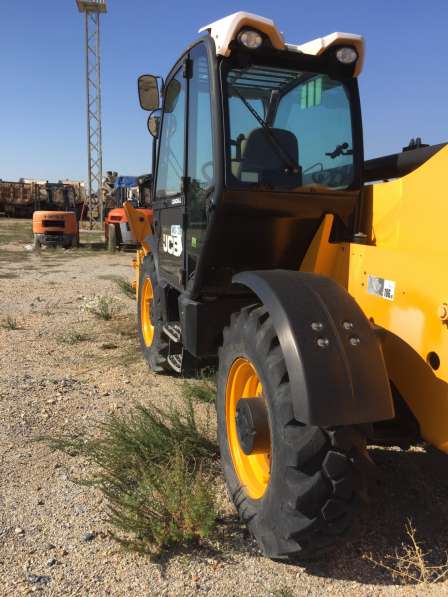 JCB 540-170 в фото 29
