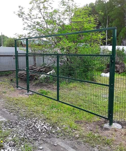 Забор из 3д сетки. Сетчатые секционные ограждения в Новосибирске