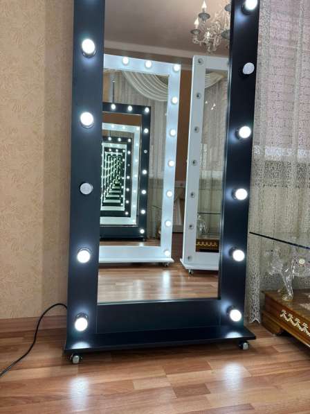 Гримерное зеркало с Лампочками (чёрного матового цвета) в Георгиевске фото 3