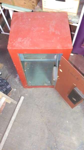 Продам электросамовар рабочий раритетный, сейф металлический в фото 4