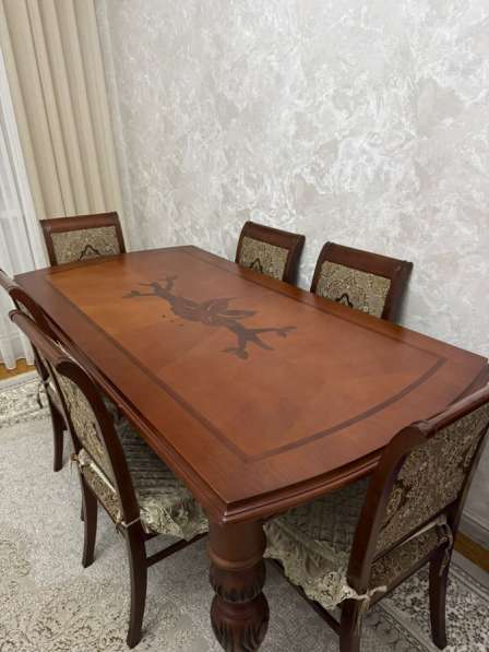 Стол со стульями